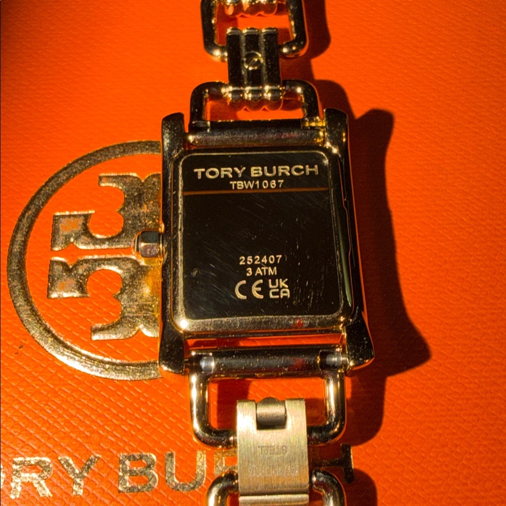NIB Tory Burch "The Elanor" 3 in one Beautiful long gold watch, wrap or strap - Picture 10 of 11